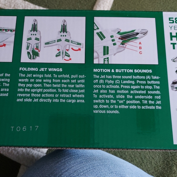 2021 HESS Cargo plane with jet       GREAT GIFT - Picture 4 of 6
